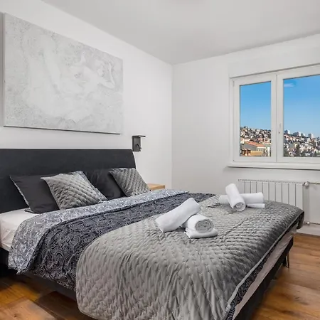 Apartman Aenei Delux *