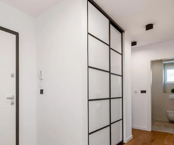 Aenei Delux Apartman Fiume