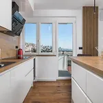 Aenei Delux * Rijeka