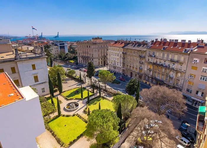 Aenei Delux 公寓 *