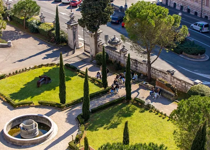 公寓 Aenei Delux *